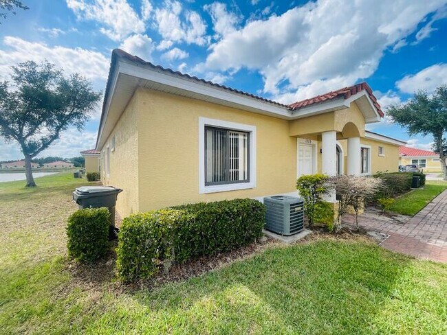 1769 Coriander Dr in Poinciana, FL - Foto de edificio - Building Photo