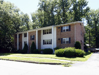 2020 Monroe Apartments in Salem, OH - Foto de edificio - Building Photo