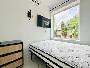 Furnished room/NOT APARTMENT in Brooklyn, NY - Building Photo - Building Photo