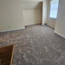 210 S 9th St in Lindenhurst, NY - Building Photo - Building Photo