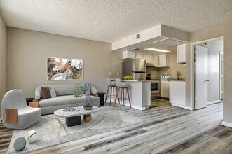 Desert Winds in Phoenix, AZ - Building Photo - Building Photo