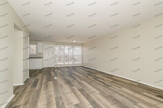 2359 Hallwood Dr in St. Louis, MO - Building Photo - Building Photo