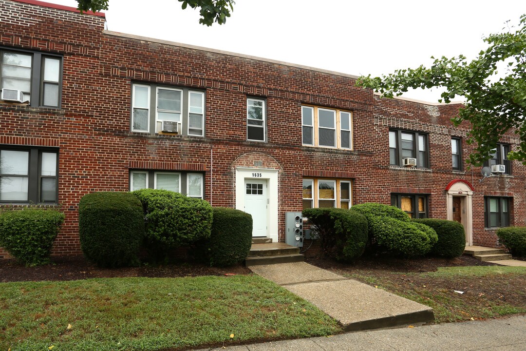 1635 Holbrook St NE in Washington, DC - Building Photo