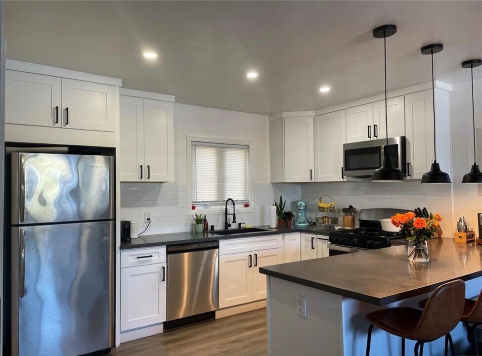44 60th Pl in Long Beach, CA - Building Photo
