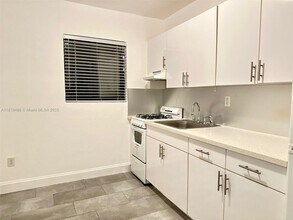 501 NW 30th St in Miami, FL - Building Photo - Building Photo