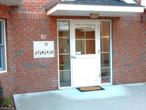 28 Jane Dr in Hackettstown, NJ - Foto de edificio - Building Photo