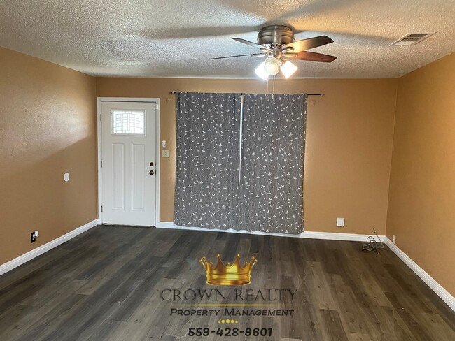 1129 W Tulare Ave in Tulare, CA - Building Photo - Building Photo