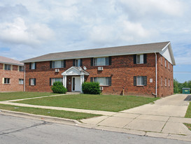 1831 Roosevelt Ave Apartments