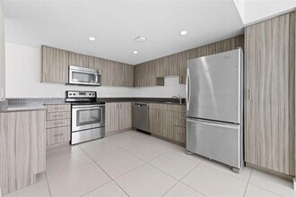 910 West Ave, Unit 1139 in Miami Beach, FL - Building Photo - Building Photo