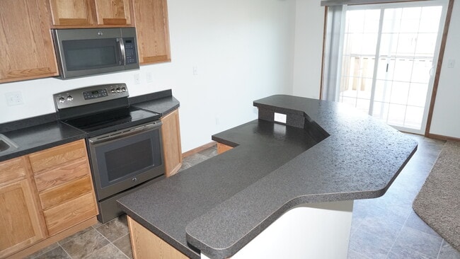 2147 Allison Lane West in West Fargo, ND - Foto de edificio - Building Photo