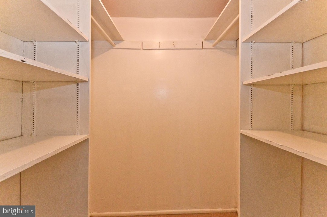 5219 Newton St-Unit -202 in Bladensburg, MD - Building Photo