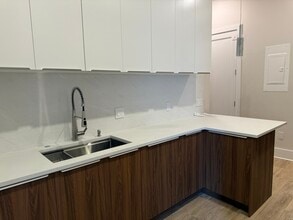 271 Dartmouth St, Unit 2F in Boston, MA - Building Photo - Building Photo