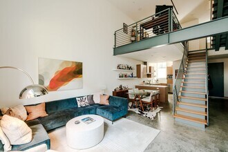 1220 N Orange Grove Ave in West Hollywood, CA - Building Photo - Building Photo