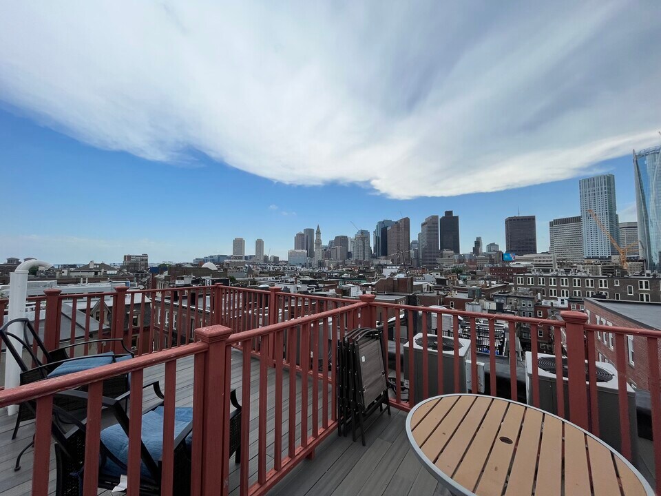 10 Sheafe St, Unit 3 in Boston, MA - Building Photo