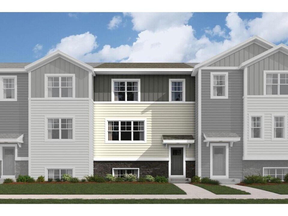 13667 Pine Dr in Rogers, MN - Building Photo