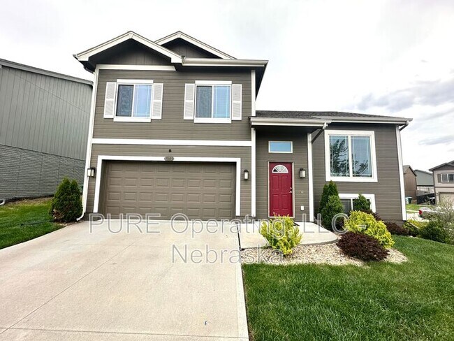 7605 N 92nd Ave in Omaha, NE - Building Photo - Building Photo