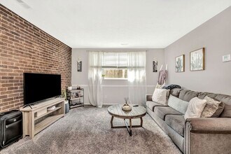 Delta Bend Apartments in Mount Lookout in Cincinnati, OH - Building Photo - Interior Photo