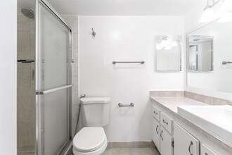 1811 Sabal Palm Dr in Davie, FL - Building Photo - Building Photo