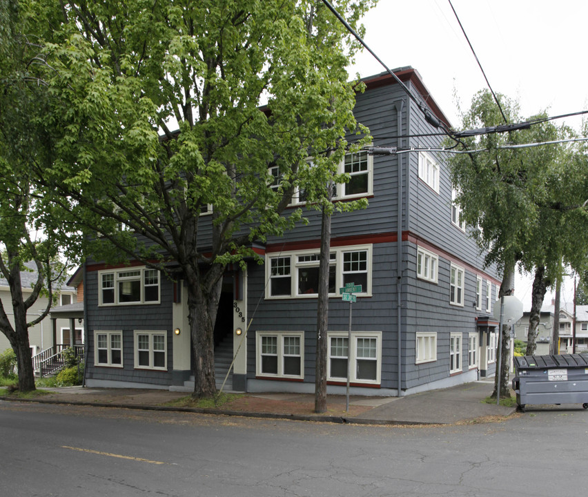 3035 SE Ankeny St in Portland, OR - Foto de edificio