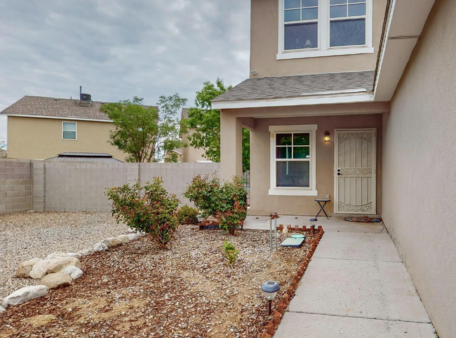 10600 Calle Gandia NW in Albuquerque, NM - Foto de edificio - Building Photo