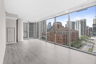 48 E Huron St in Chicago, IL - Foto de edificio - Building Photo