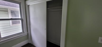 281 Crestwood Ave, Unit Upper Unit in Buffalo, NY - Building Photo - Building Photo