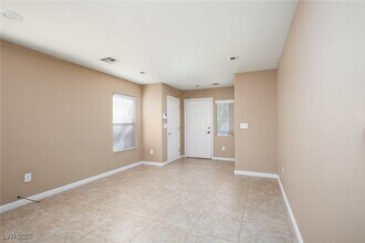 2516 Courlan Dr in North Las Vegas, NV - Building Photo - Building Photo