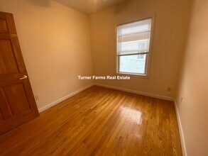 14 Alberta Ter, Unit 2 in Cambridge, MA - Building Photo - Building Photo