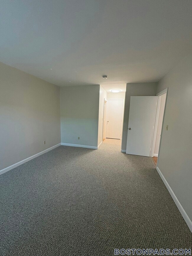 20 Westgate Dr in Woburn, MA - Building Photo - Building Photo