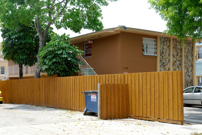 1128 NW 4th St in Miami, FL - Building Photo - Building Photo