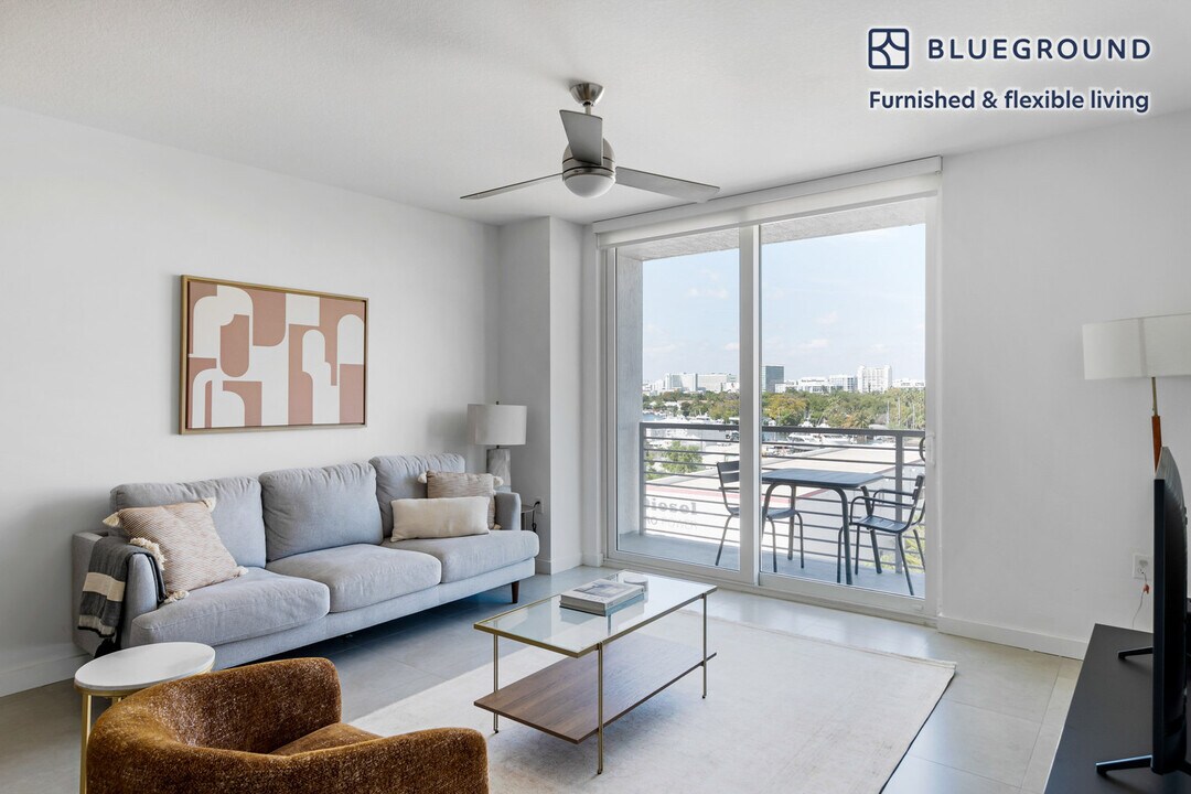 729 NW 2nd St in Miami, FL - Building Photo