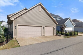 261 1st St in Oakmont, PA - Building Photo - Building Photo