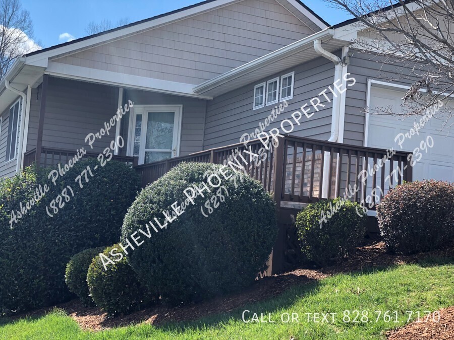 89 Creeks End Cir in Mills River, NC - Building Photo
