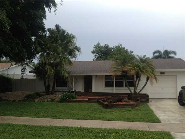 9618 Saddlebrook Dr in Boca Raton, FL - Building Photo