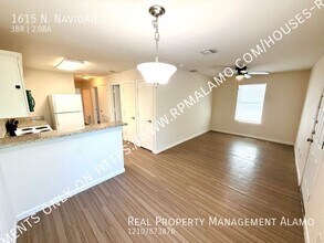 1615 N Navidad St in San Antonio, TX - Building Photo - Building Photo