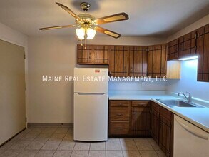10 Tall Pines Dr in Lewiston, ME - Building Photo - Building Photo