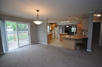 5772 Metropolis Lake Rd in West Paducah, KY - Building Photo - Building Photo