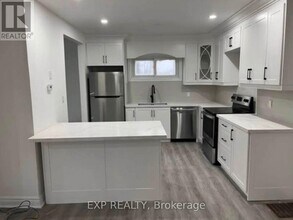 5051 Huron St in Niagara Falls, ON - Building Photo - Building Photo