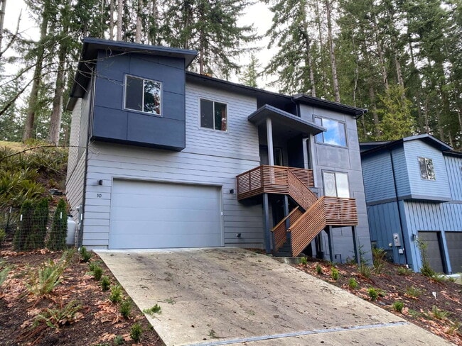 property at 10 Green Hill Road