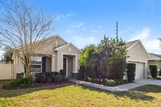 4854 Terra Sole Pl, Unit 625 in St. Cloud, FL - Foto de edificio - Building Photo