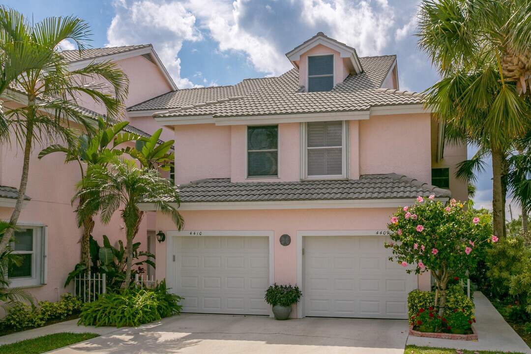 4410 Fairway Dr N in Jupiter, FL - Building Photo
