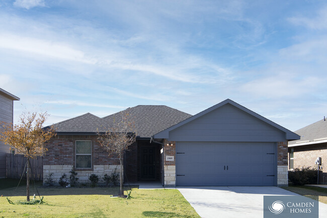 property at 930 Rd 5102