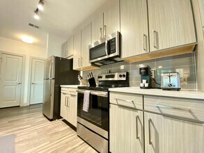 2615 N Grady Ave in Tampa, FL - Building Photo - Building Photo