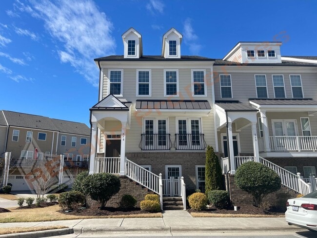 property at 870 Tunisian Dr