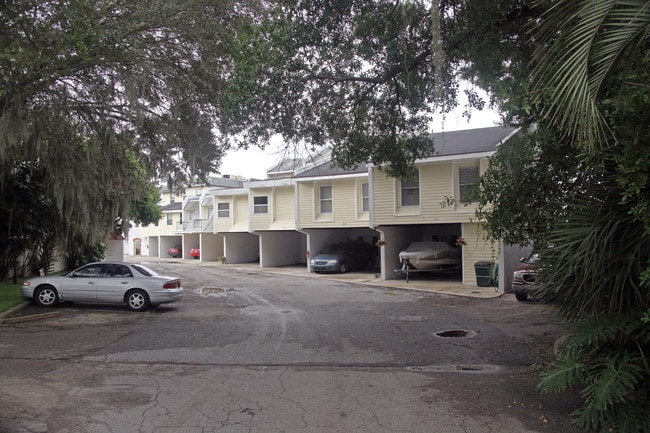 Halcyon Apartments in Winter Haven, FL - Building Photo - Building Photo