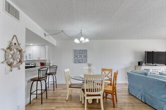 2100 Ocean Shore Blvd in Ormond Beach, FL - Building Photo - Building Photo