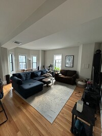 3 Bartlett St, Unit 3 in Boston, MA - Foto de edificio - Building Photo