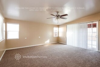 547 S Yorba St in Orange, CA - Foto de edificio - Building Photo