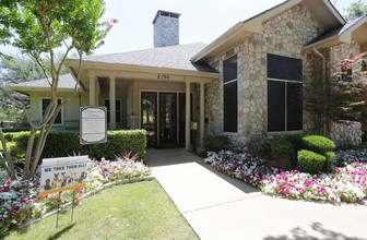 Edgewood Village in Lewisville, TX - Foto de edificio - Building Photo