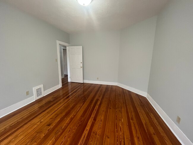 490 Quincy St, Unit 3 in Boston, MA - Building Photo - Building Photo